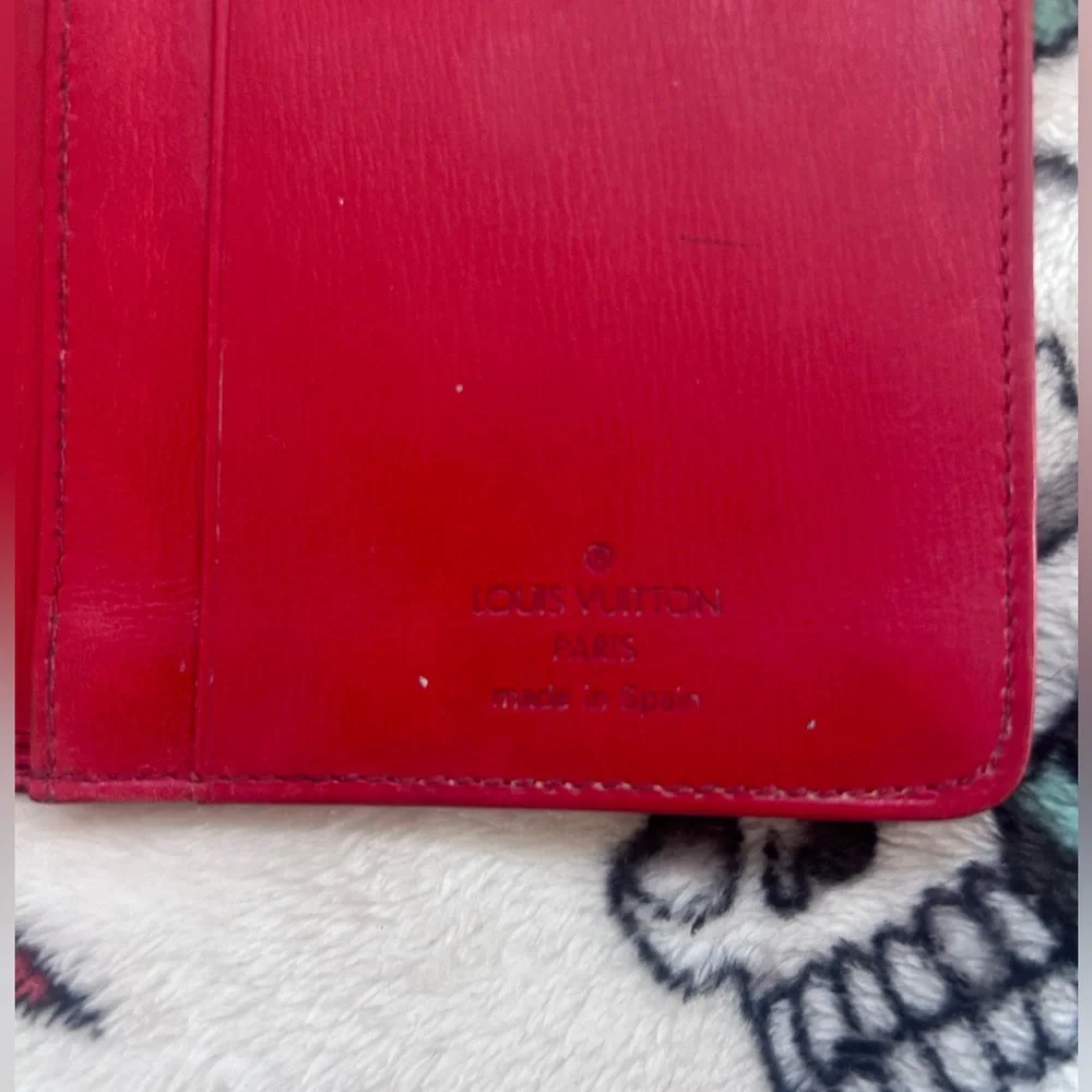 LOUIS VUITTON Epi Portefeuille Brazza in Castillan Red - Rare Vintage Design